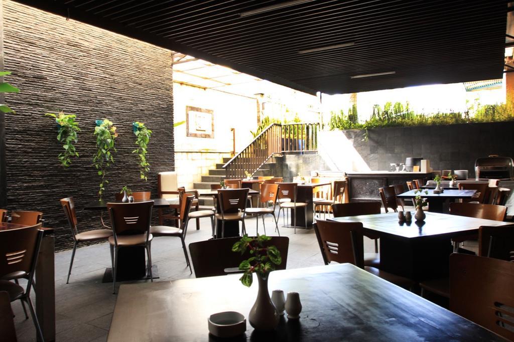 Daily Home Apartment Bandung Phòng bức ảnh